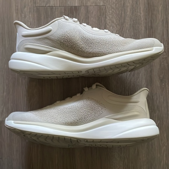 Lululemon Women’s Chragefeel Workout Low 2 Sneakers size 10.5 NWB - Picture 10 of 14